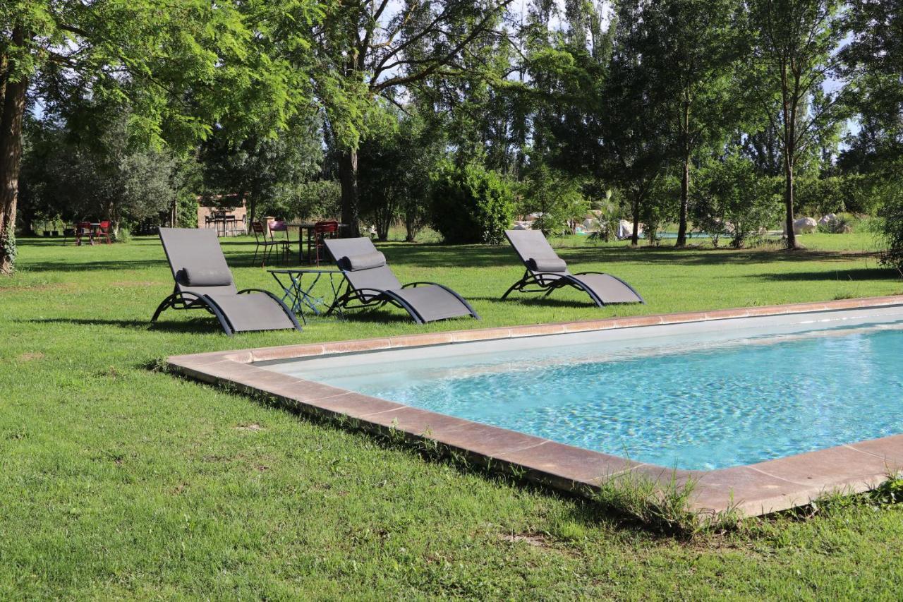 أفينيون Le Mas Des Cerisiers Jacuzzi Et Sauna Inclus Pour Tous Les Logements المظهر الخارجي الصورة