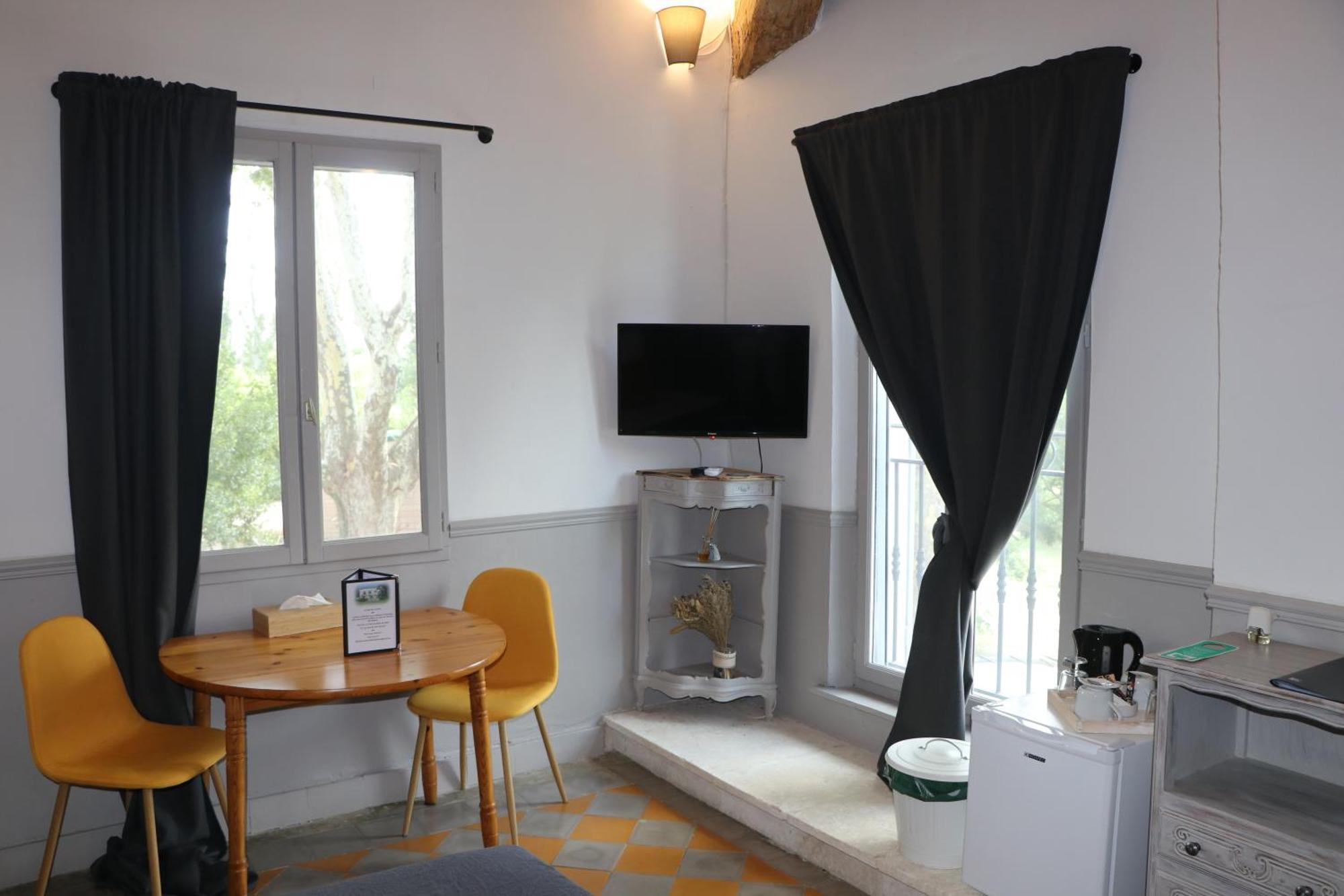 أفينيون Le Mas Des Cerisiers Jacuzzi Et Sauna Inclus Pour Tous Les Logements المظهر الخارجي الصورة