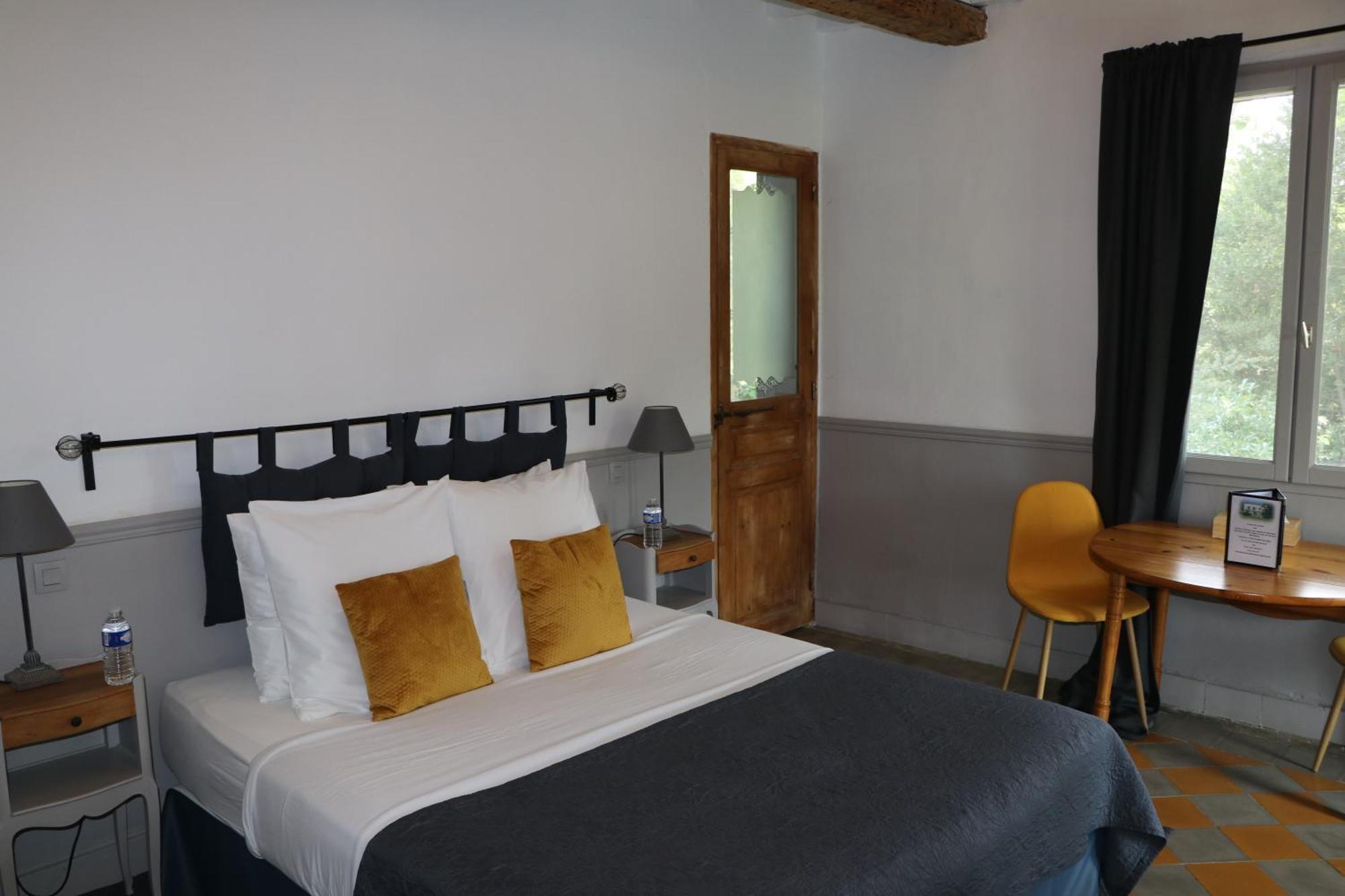 أفينيون Le Mas Des Cerisiers Jacuzzi Et Sauna Inclus Pour Tous Les Logements المظهر الخارجي الصورة