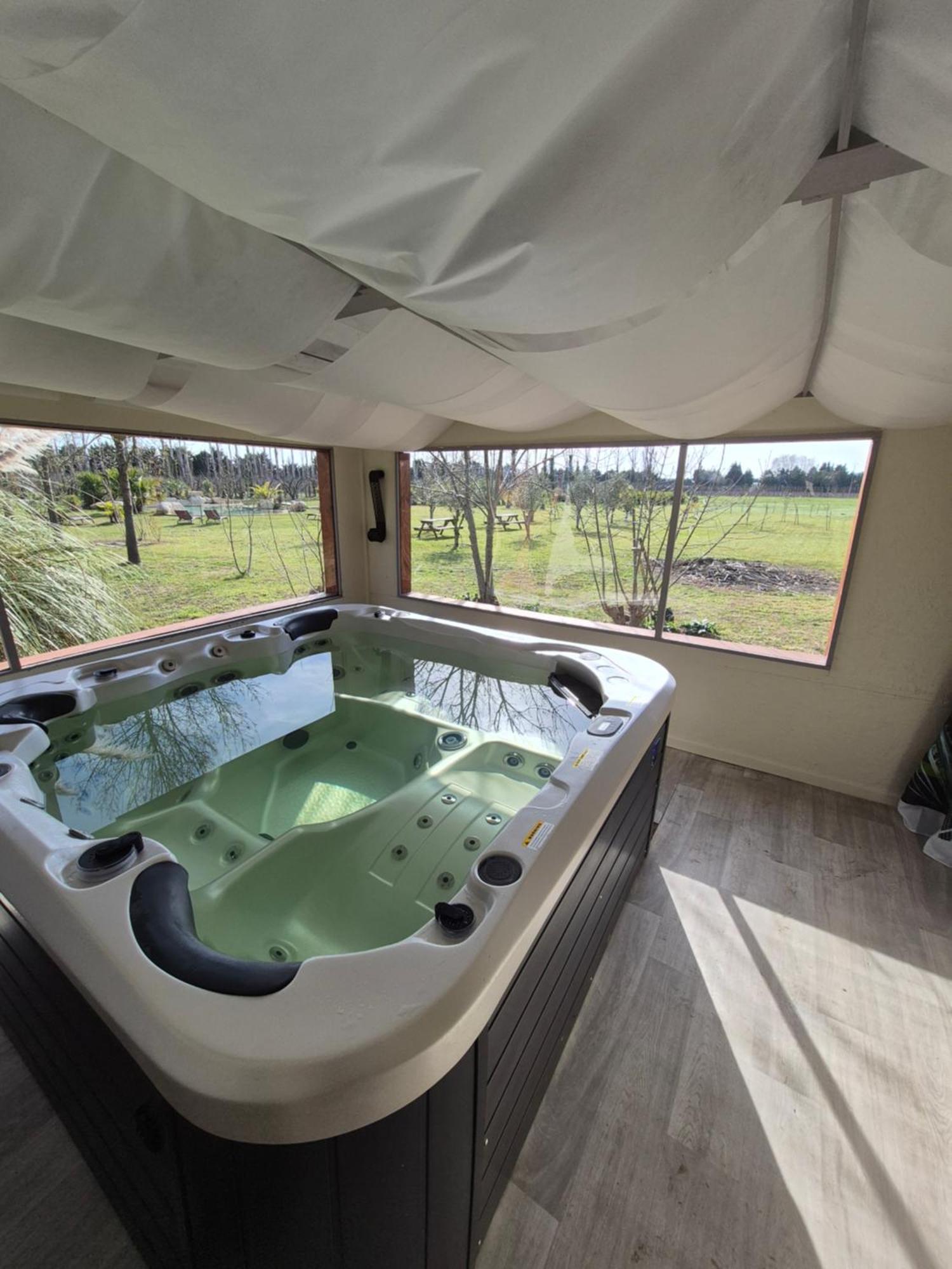 أفينيون Le Mas Des Cerisiers Jacuzzi Et Sauna Inclus Pour Tous Les Logements المظهر الخارجي الصورة