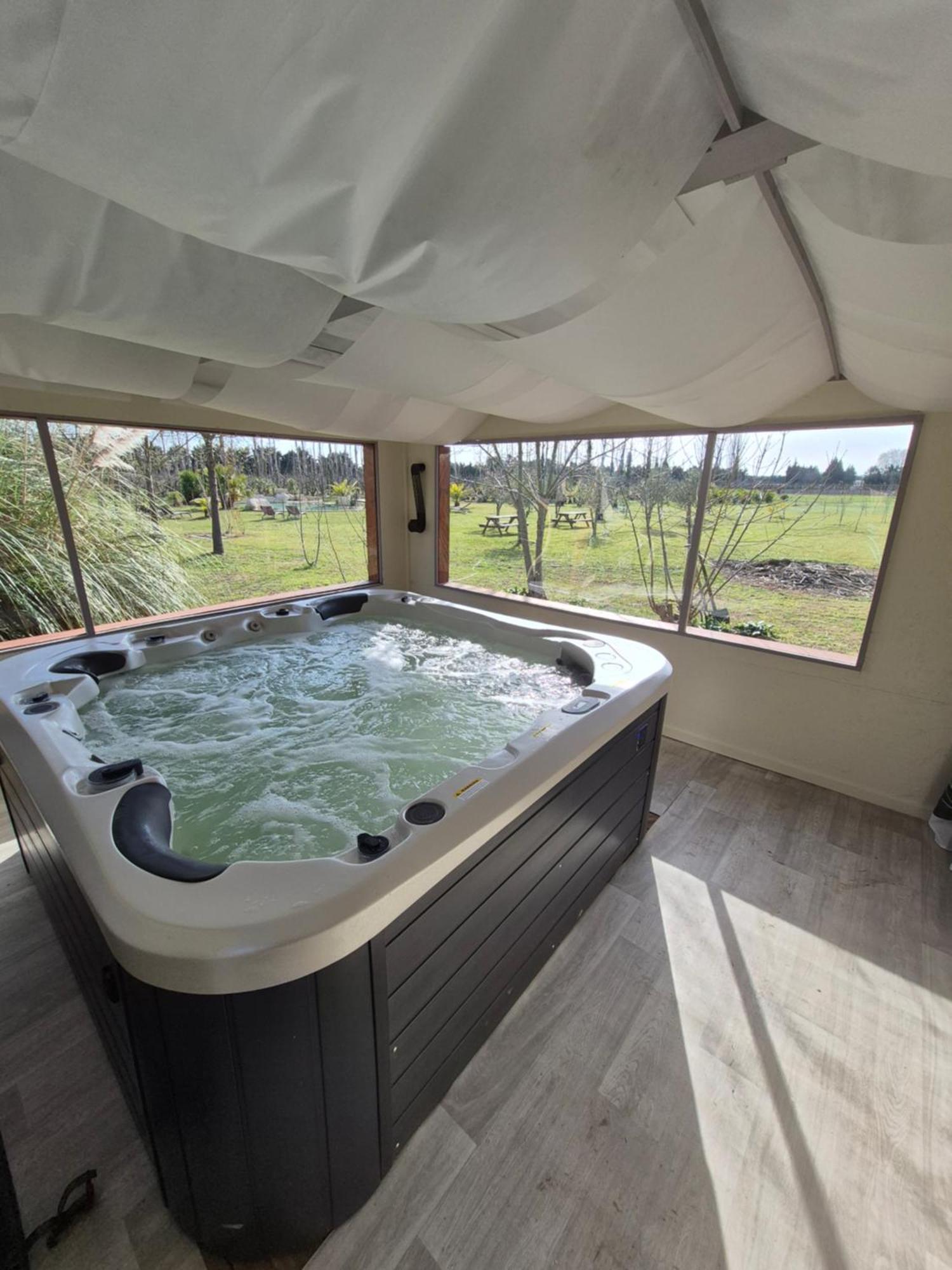 أفينيون Le Mas Des Cerisiers Jacuzzi Et Sauna Inclus Pour Tous Les Logements المظهر الخارجي الصورة