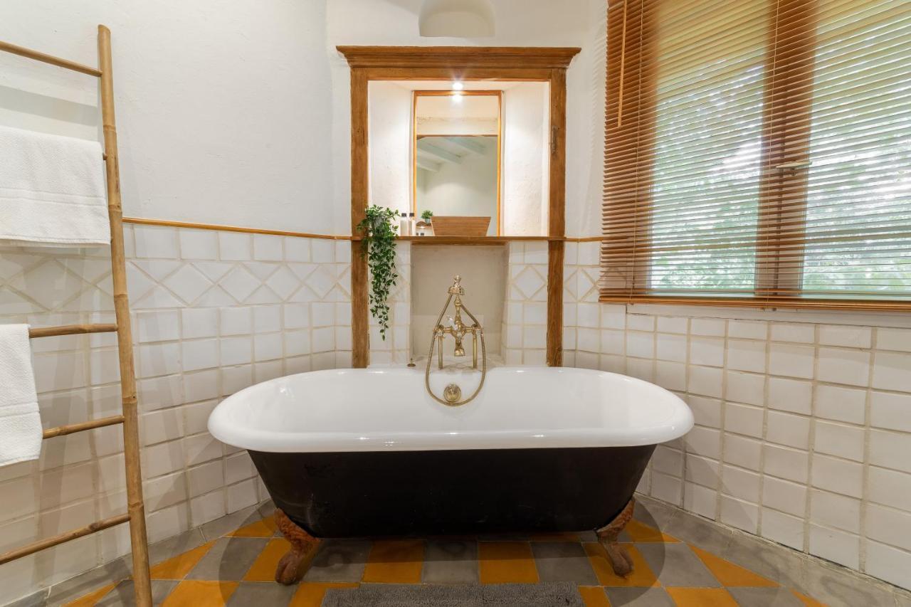 أفينيون Le Mas Des Cerisiers Jacuzzi Et Sauna Inclus Pour Tous Les Logements المظهر الخارجي الصورة